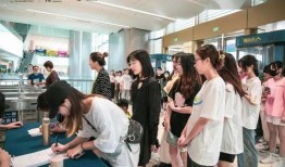 网红卖易发衣服爆料视频,真实效果与幕后真相大曝光